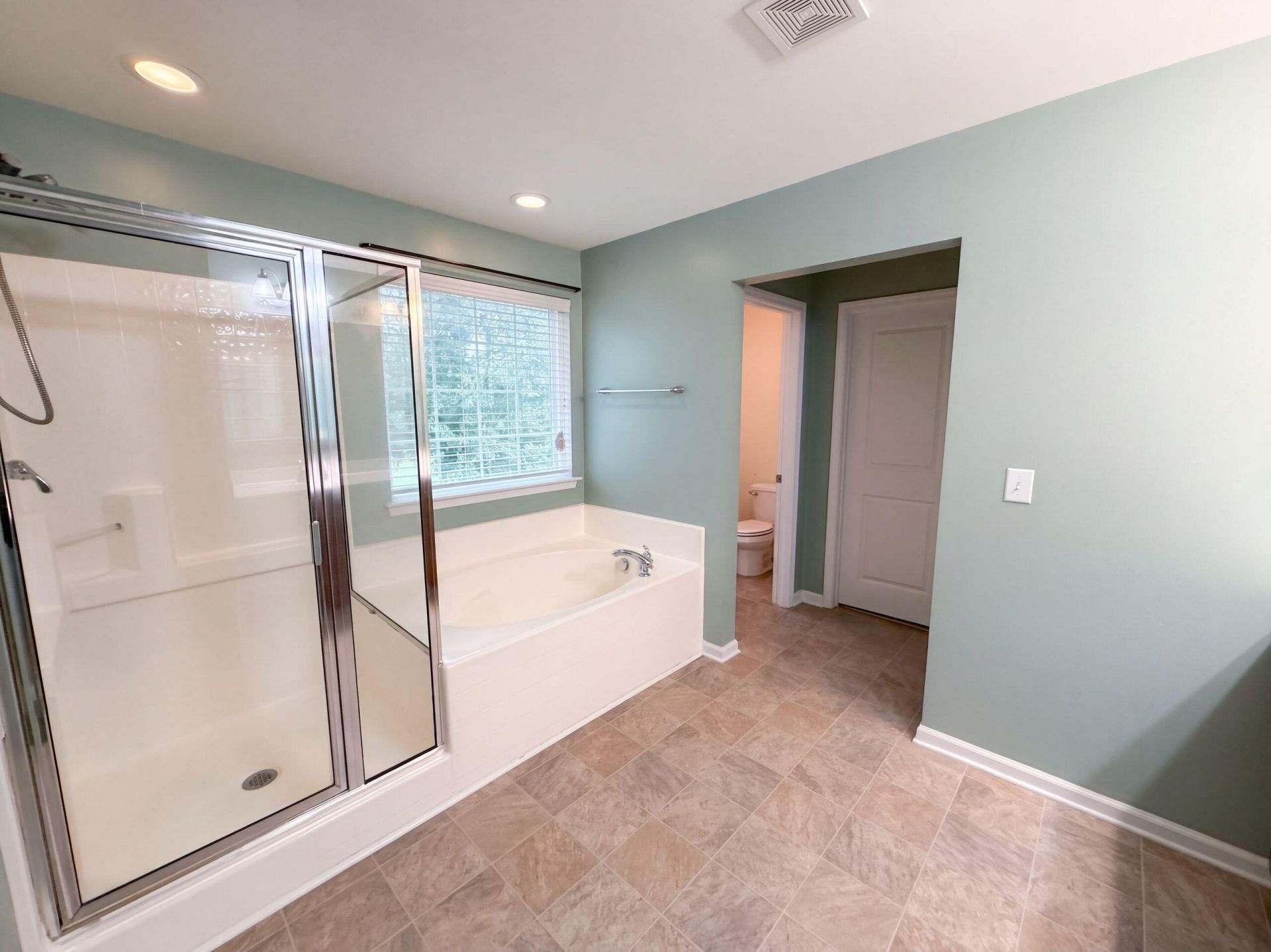 301 Freeland Way Photo 17