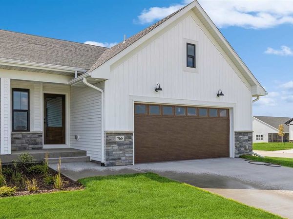415 Solstice Ct., North Liberty, IA 52317