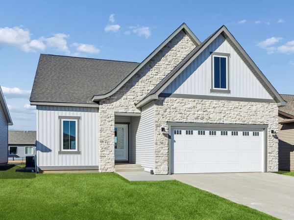 440 S Seven Oaks Road , North Liberty, IA 52317