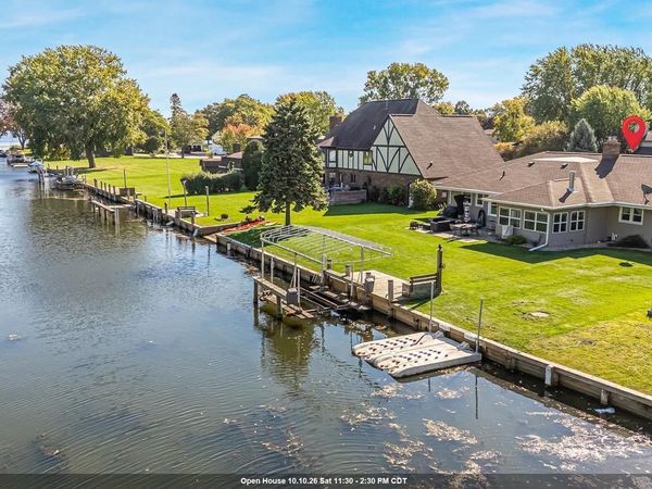 850 BAVARIAN COURT, Oshkosh, WI 54901