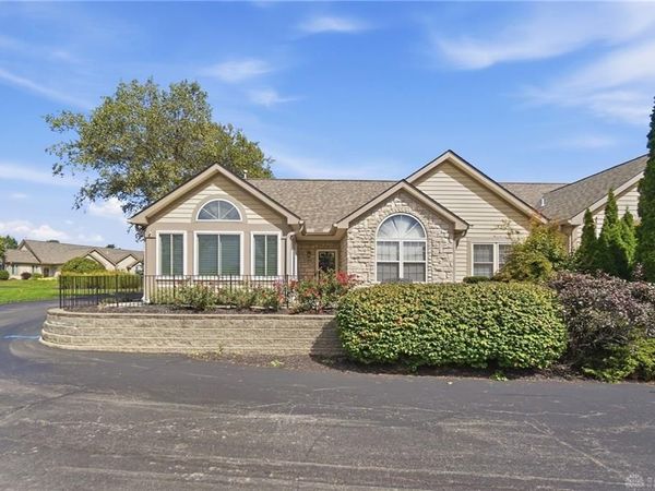 124 Villa Pointe Dr Drive, Springboro, OH 45066