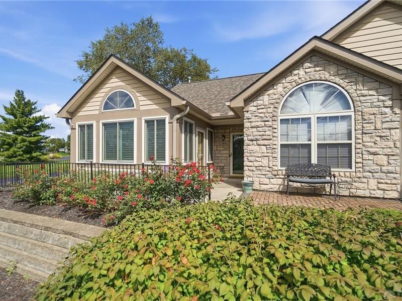 124 Villa Pointe Drive, Springboro, OH 45066 Photo 2