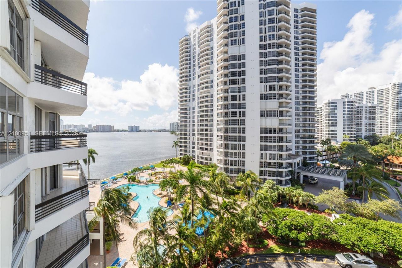 19195 NE 36th Ct , Unit 802, Aventura, FL 33180 Photo