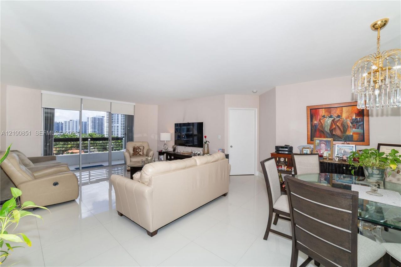 19195 NE 36th Ct , Unit 802, Aventura, FL 33180 Photo