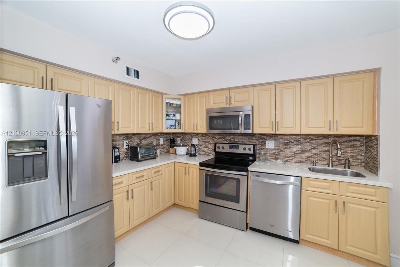 19195 NE 36th Ct , Unit 802, Aventura, FL 33180 Photo