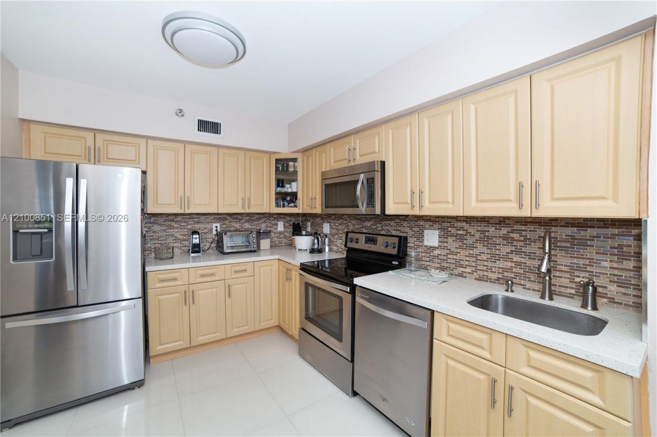 19195 NE 36th Ct , Unit 802, Aventura, FL 33180 Photo