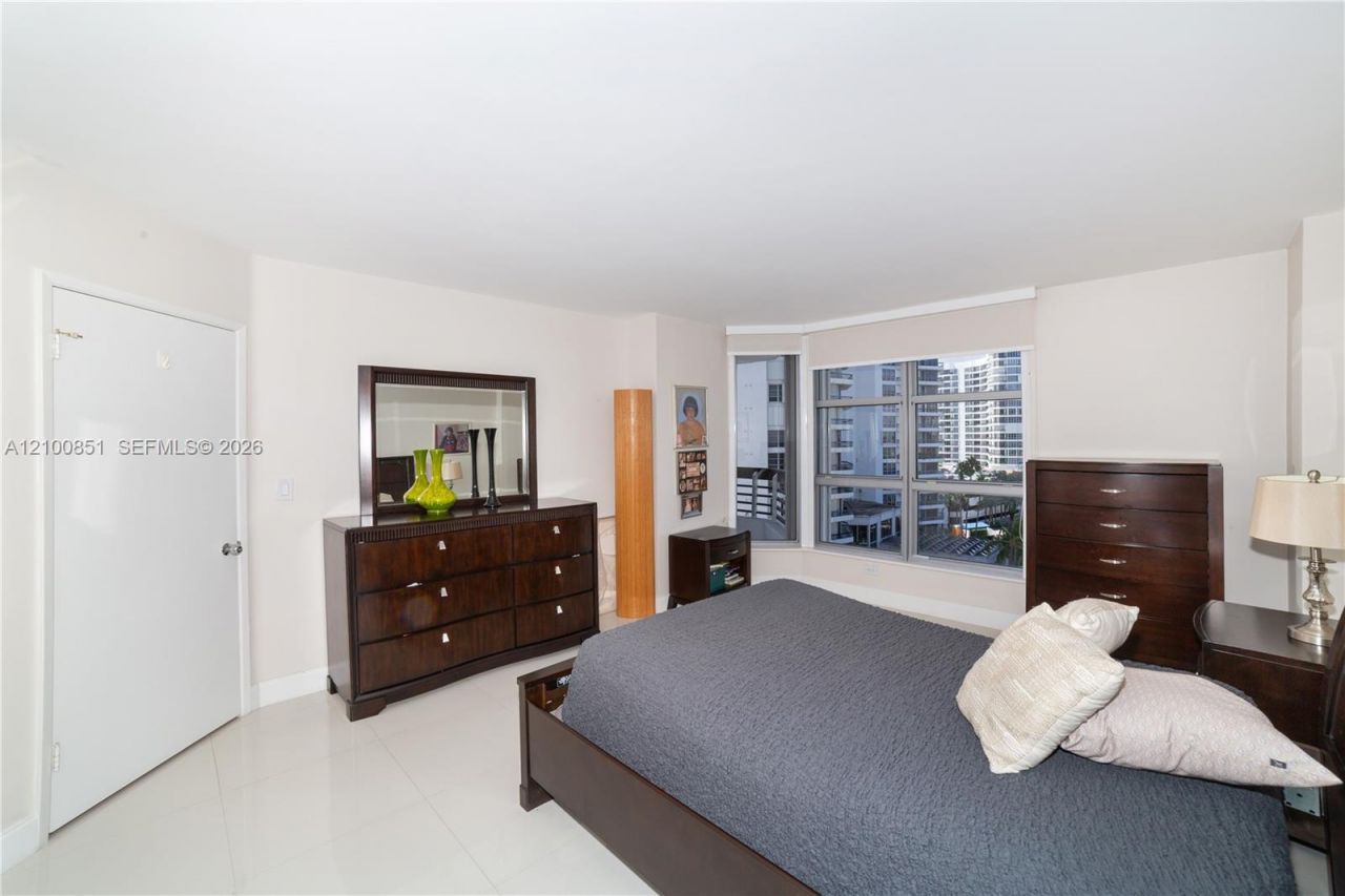 19195 NE 36th Ct , Unit 802, Aventura, FL 33180 Photo