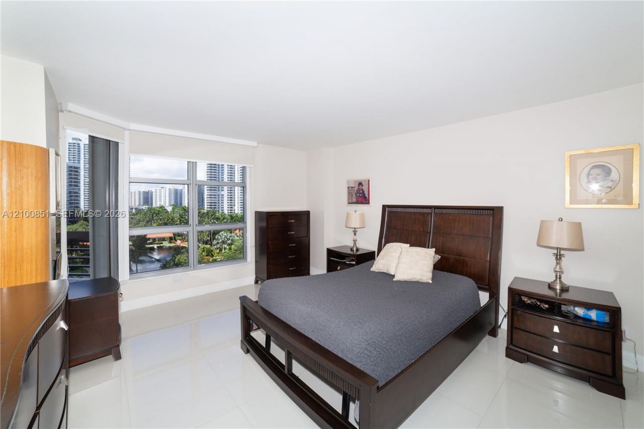19195 NE 36th Ct , Unit 802, Aventura, FL 33180 Photo