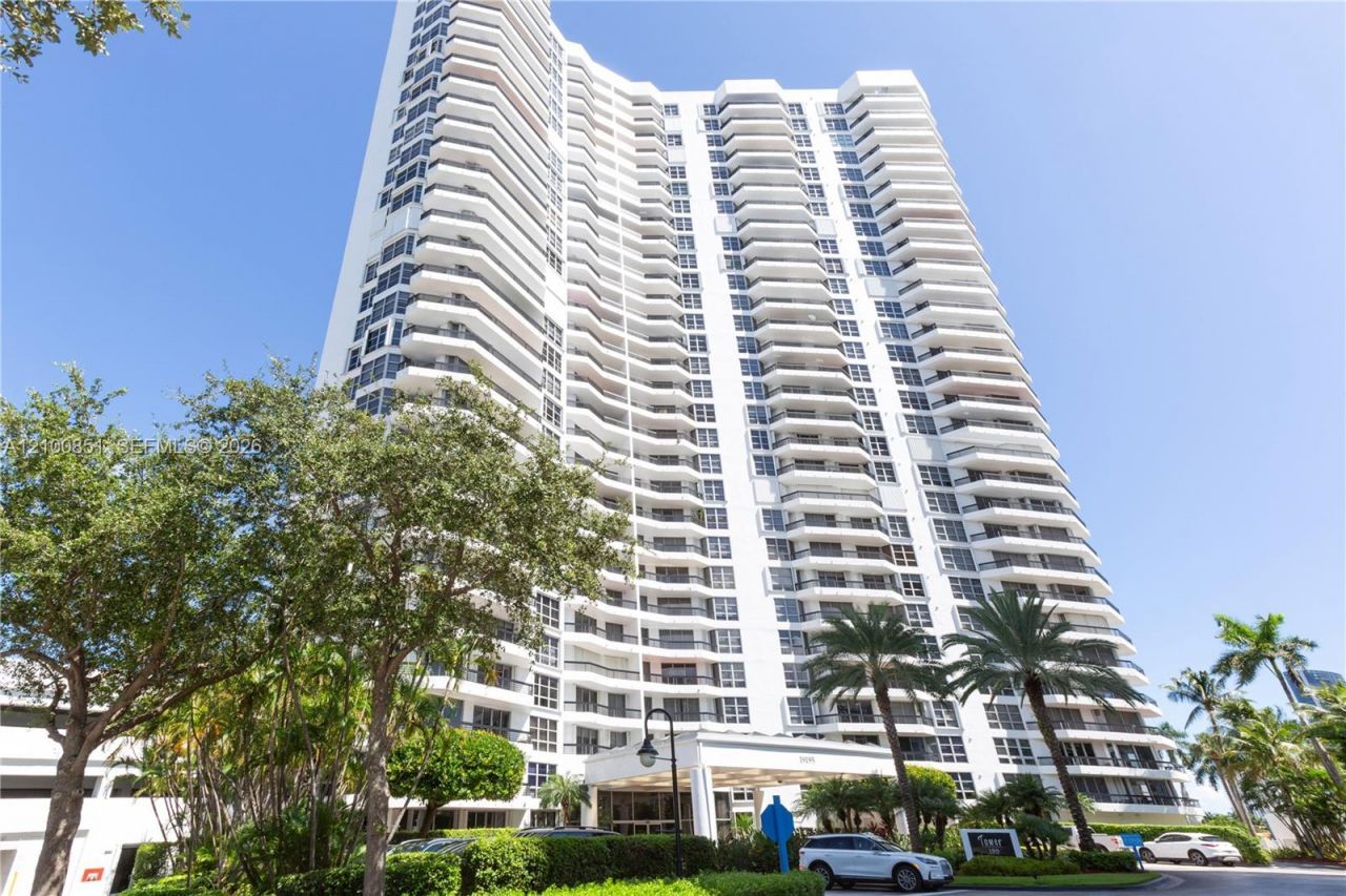 19195 NE 36th Ct , Unit 802, Aventura, FL 33180 Photo