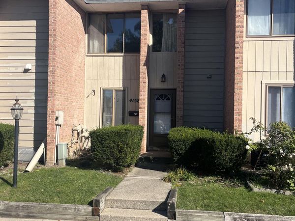 4158 E Saxony Drive SE, Grand Rapids, MI 49508