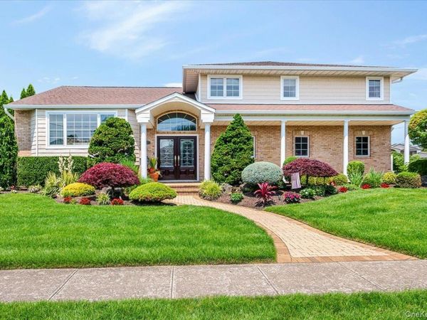 11 Knell Drive , Massapequa Park, NY 11762