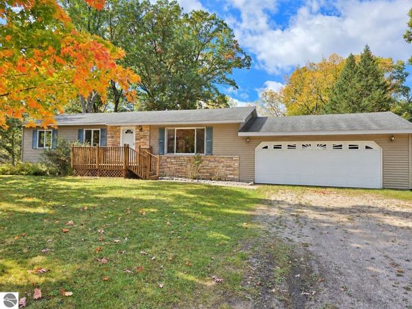 3868 Cecil Road, Cadillac, MI 49601