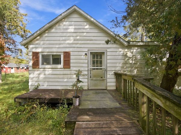 9245 Cedar Lake Road, Pinckney, MI 48169