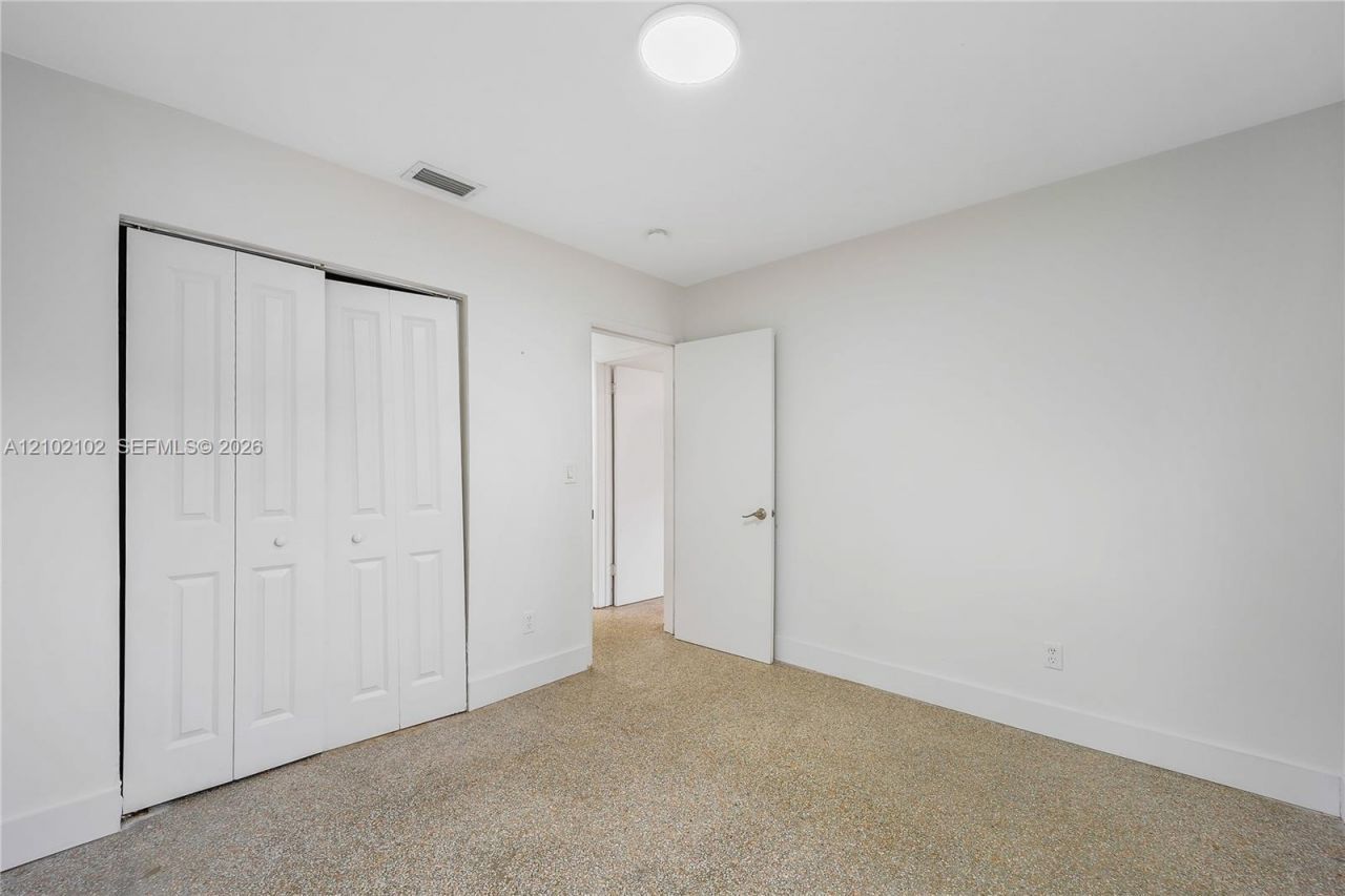 570 NE 132nd St , North Miami, FL 33161 Photo