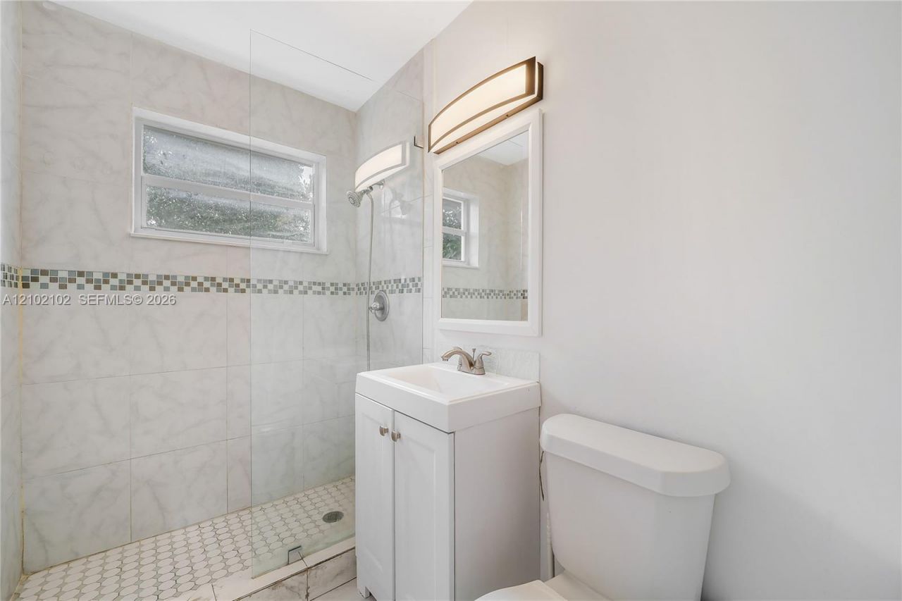 570 NE 132nd St , North Miami, FL 33161 Photo