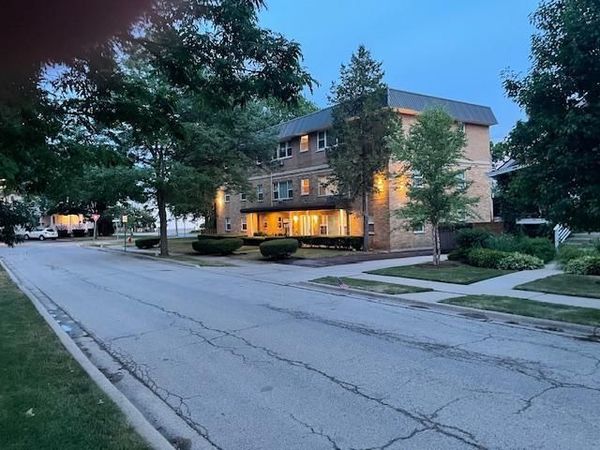 303 W Park Place, Unit 1A, Arlington Heights, IL 60004