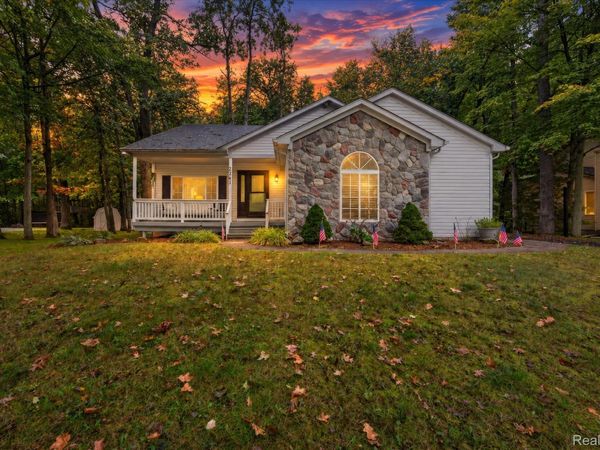 2261 SOMERVILLE Drive, Oxford Township, Mi 48371