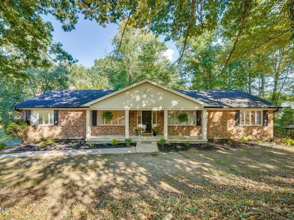 2401 Essex Drive, Kingsport, TN 37660