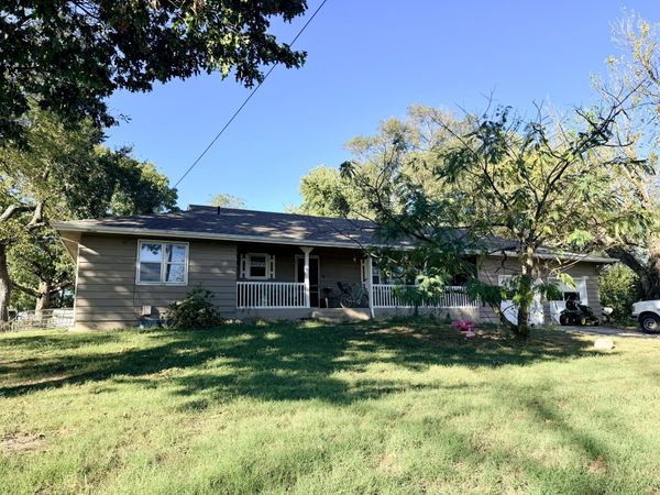 237 W School Street , Everton, MO 65646