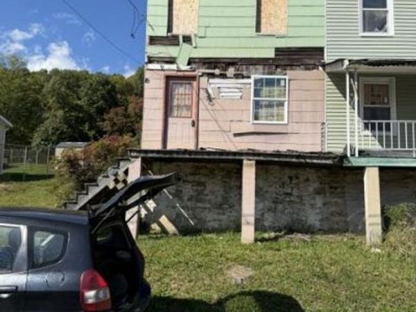 17 MAIN STREET, NEW PHILADELPHIA, PA 17959