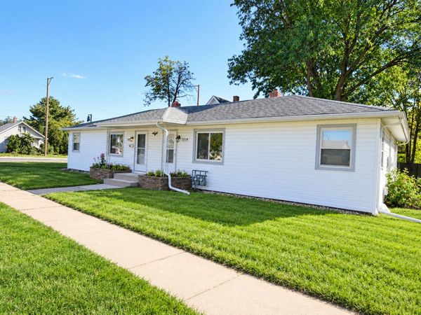 1519 21st Avenue , Rockford, IL 61104