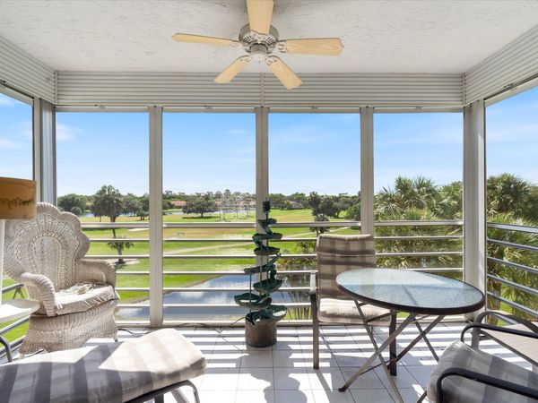 3980 Oaks Clubhouse Drive, Unit 411, Pompano Beach, FL 33069