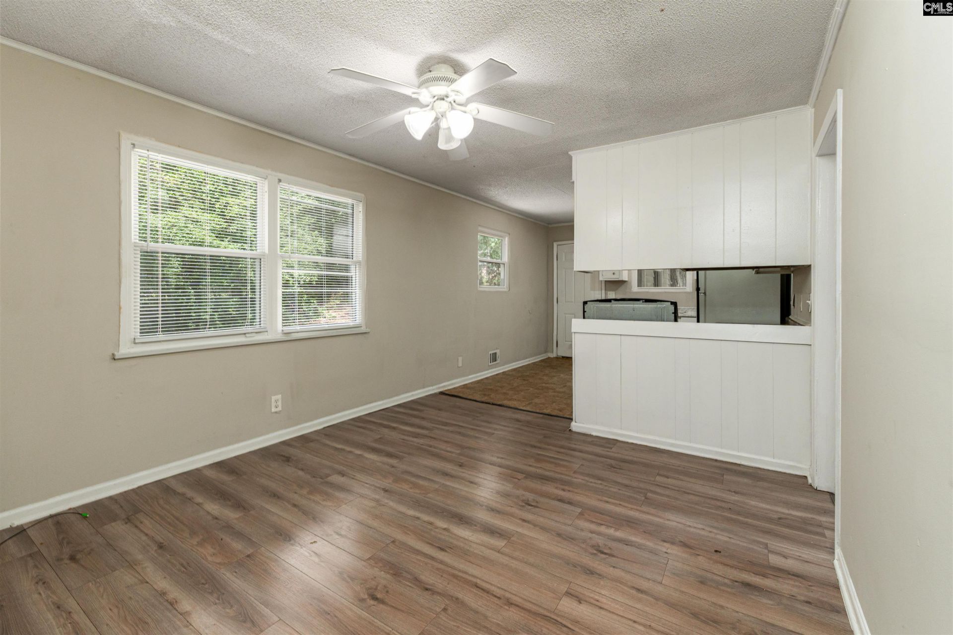 1001 Swan Lane  Photo 5