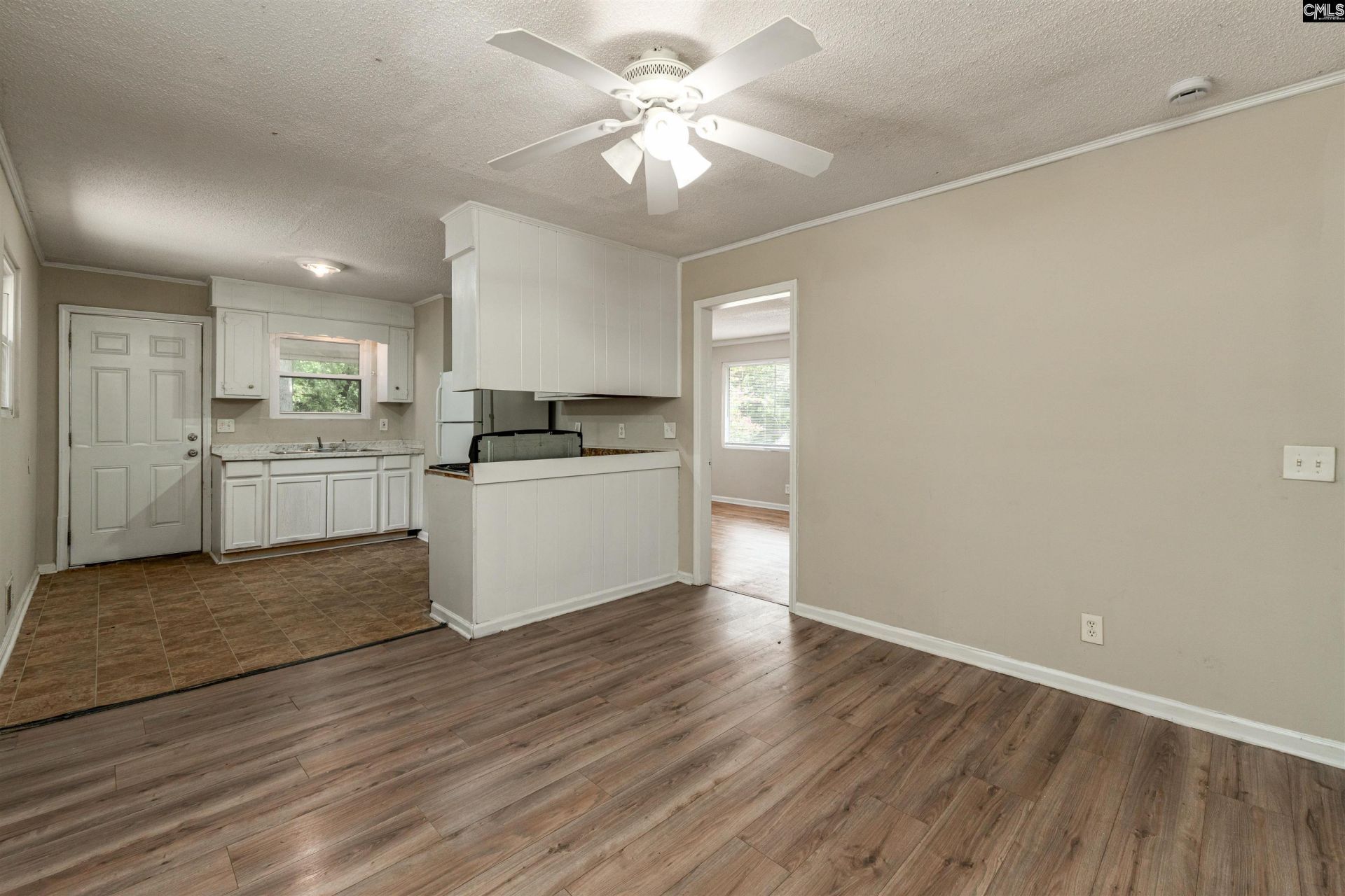 1001 Swan Lane  Photo 6