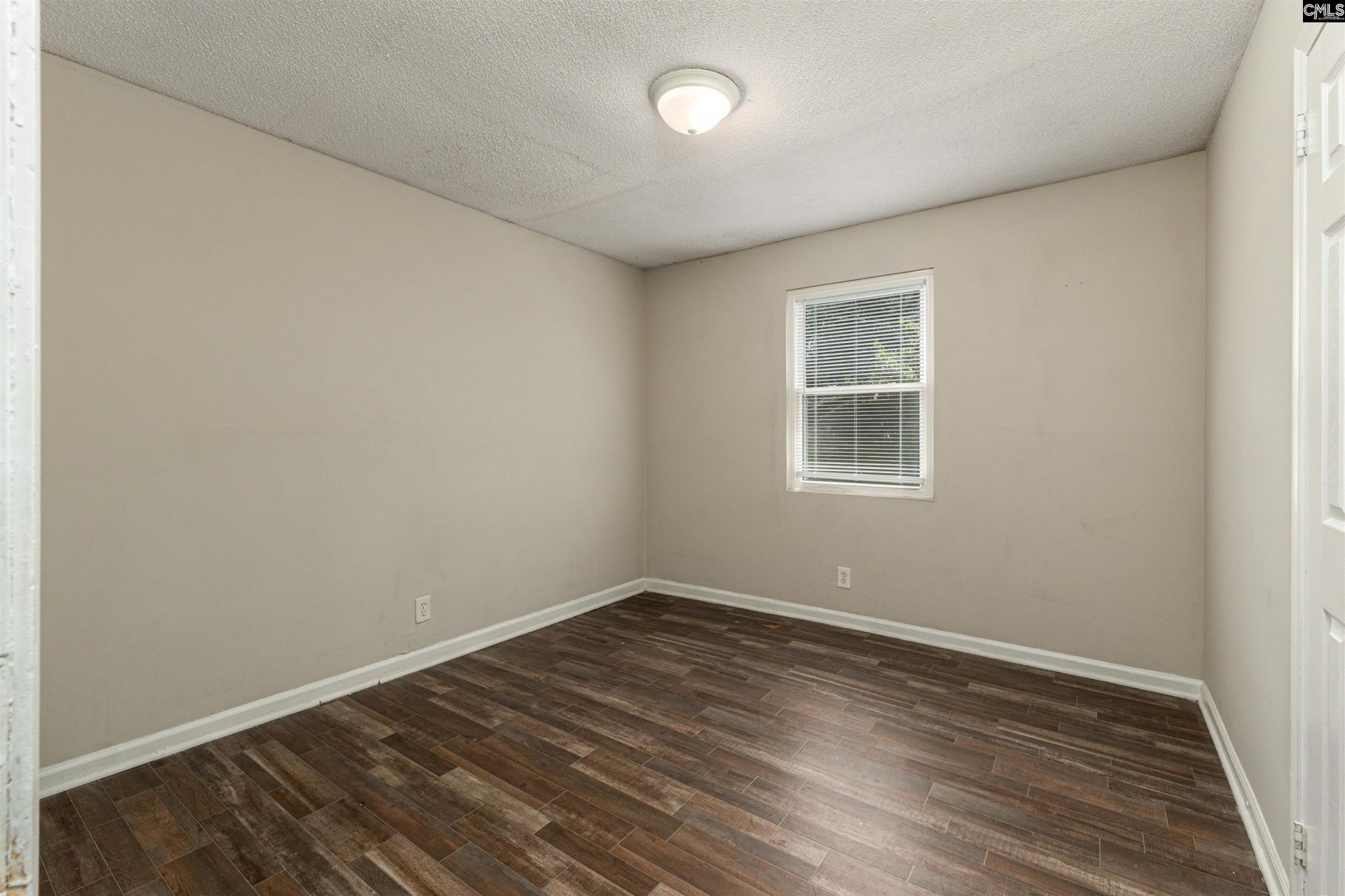 1001 Swan Lane  Photo 9