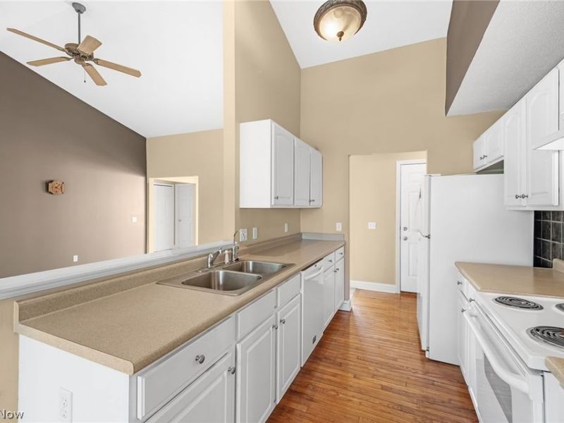 3980 Arbor Creek Avenue NW, Canton, OH 44718 Photo 15