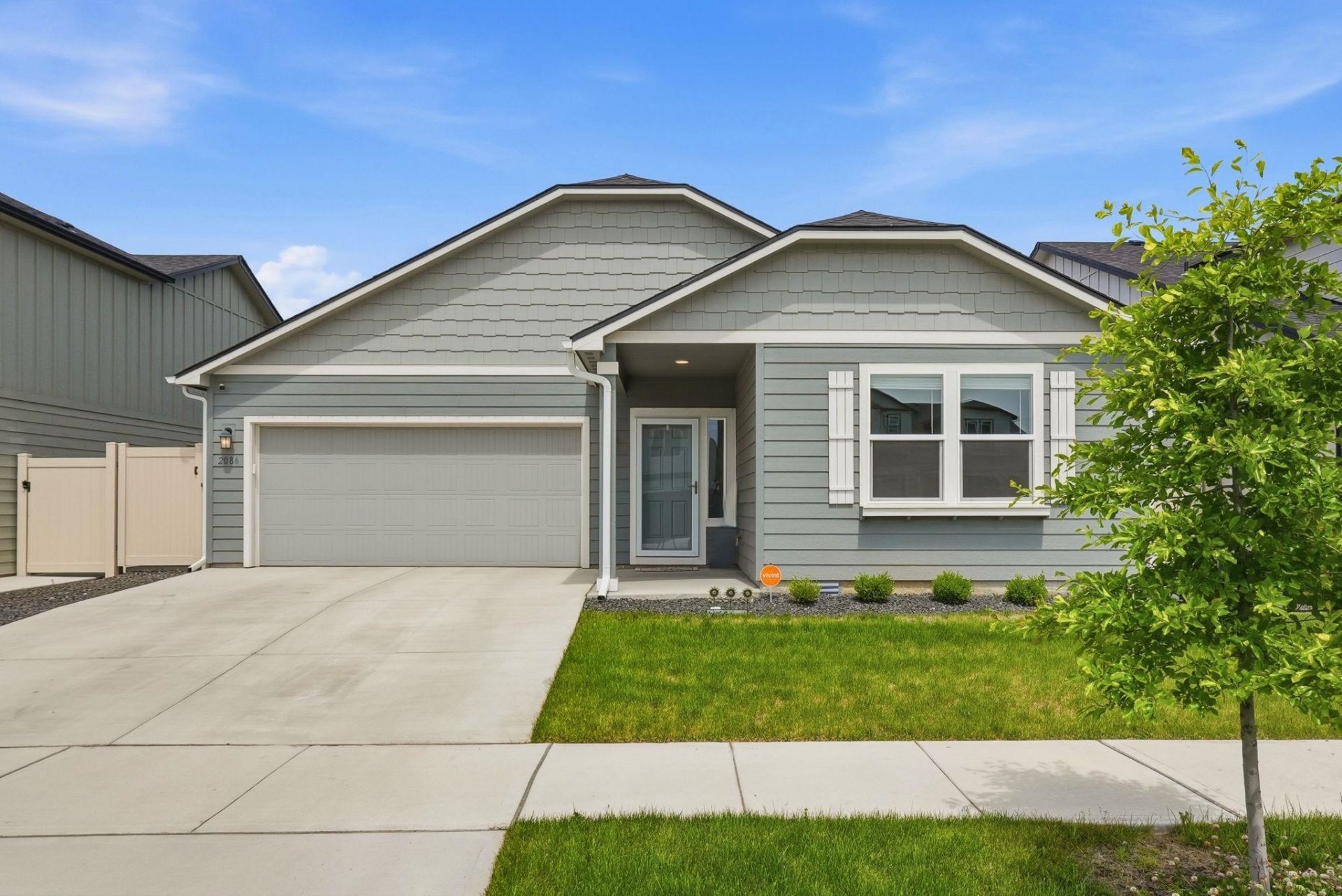 2086 W Walker Ave, Spokane, WA 99208 Main Photo
