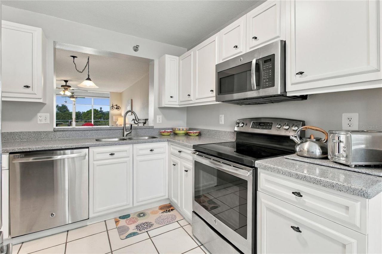3780 Pinebrook Circle, Unit 307, Bradenton, FL 34209 Photo