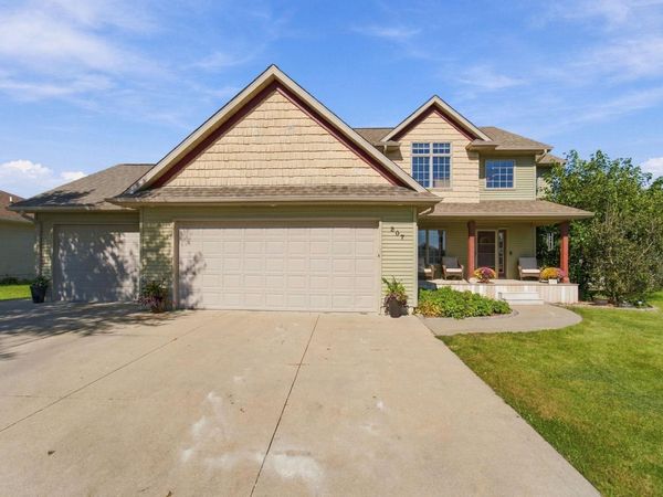 207 Quail Drive, Hudson, IA 50643