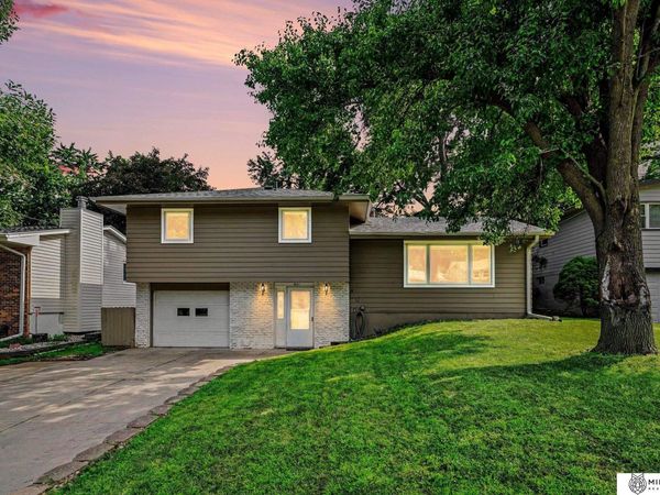 9127 Spaulding Street, Omaha, NE 68134