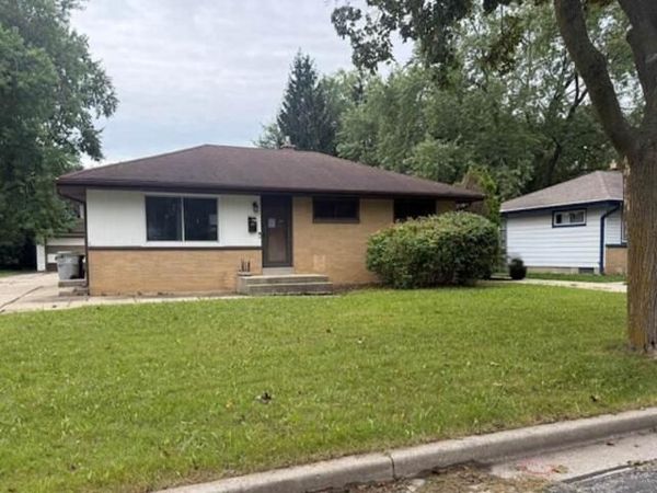8817 W Custer AVENUE, Milwaukee, WI 53225