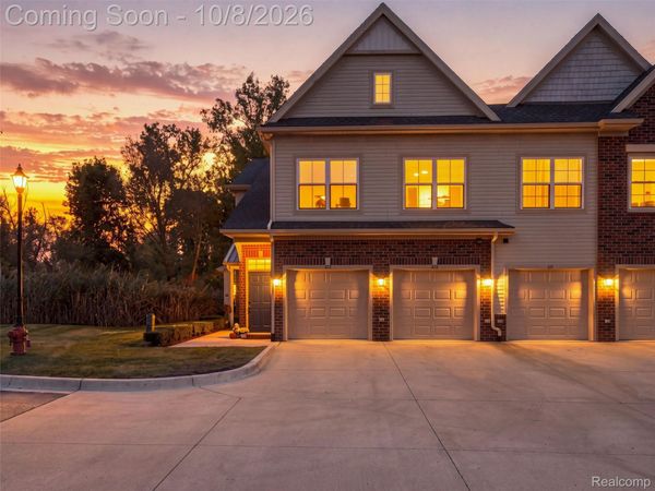622 Pointe Drive, Walled Lake, Mi 48390