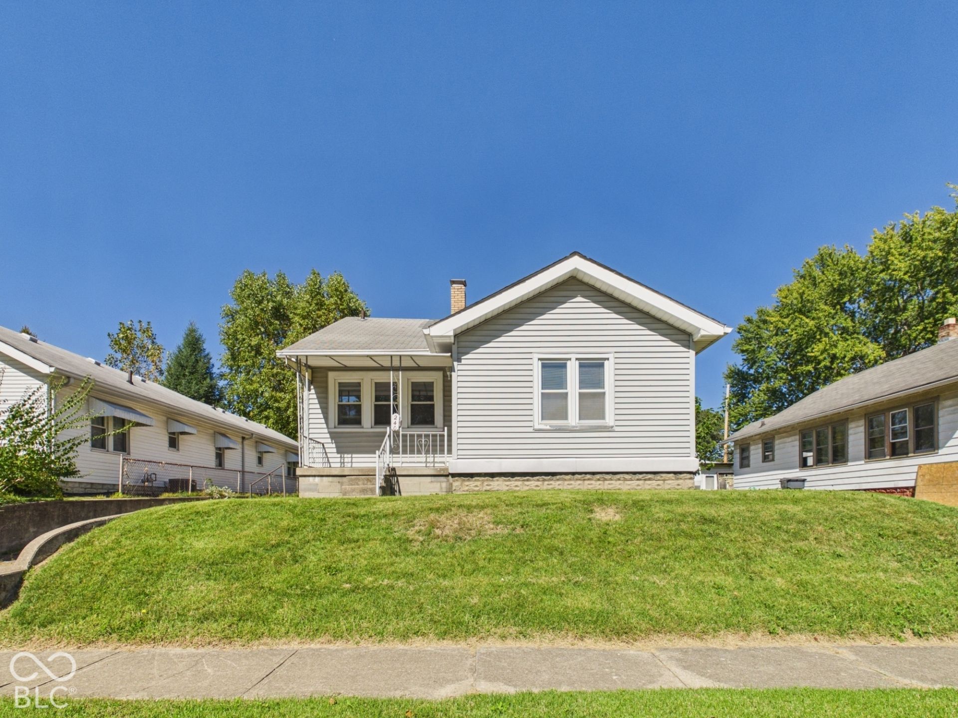 240 W 37th Street, Anderson, IN 46013 Main Photo