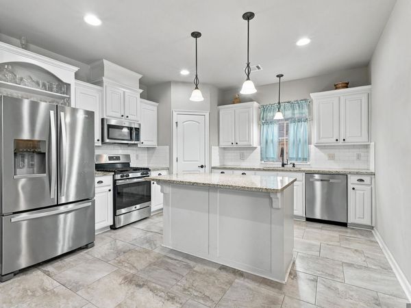 11438 Oak Run Dr, Geismar, LA 70734