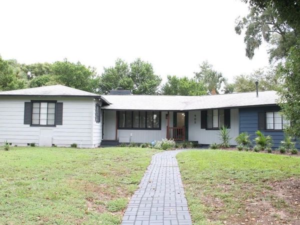 905 W 11TH AVENUE, MOUNT DORA, FL 32757
