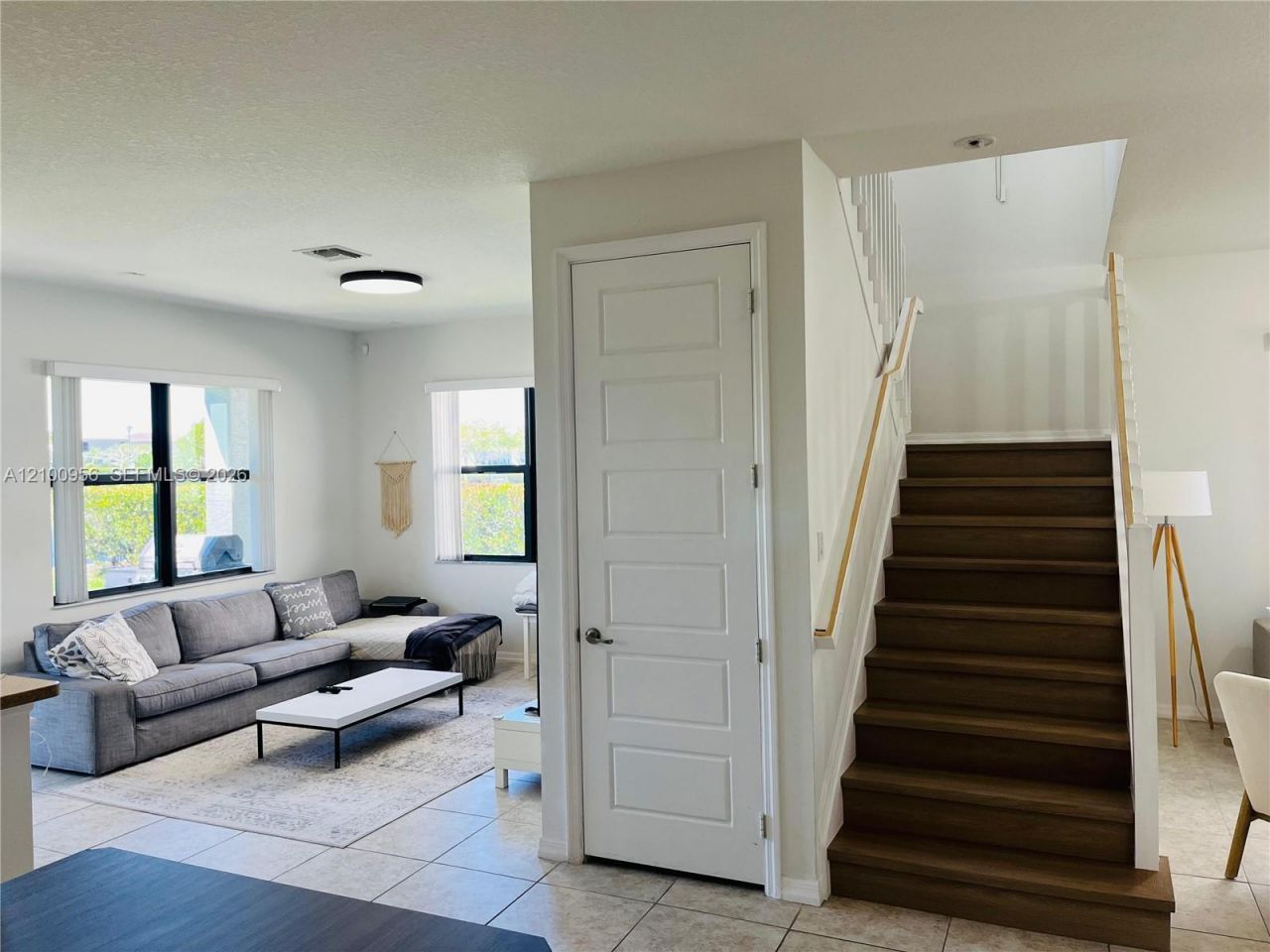 616 NE 193rd St, Unit N/A, Miami, FL 33179 Photo