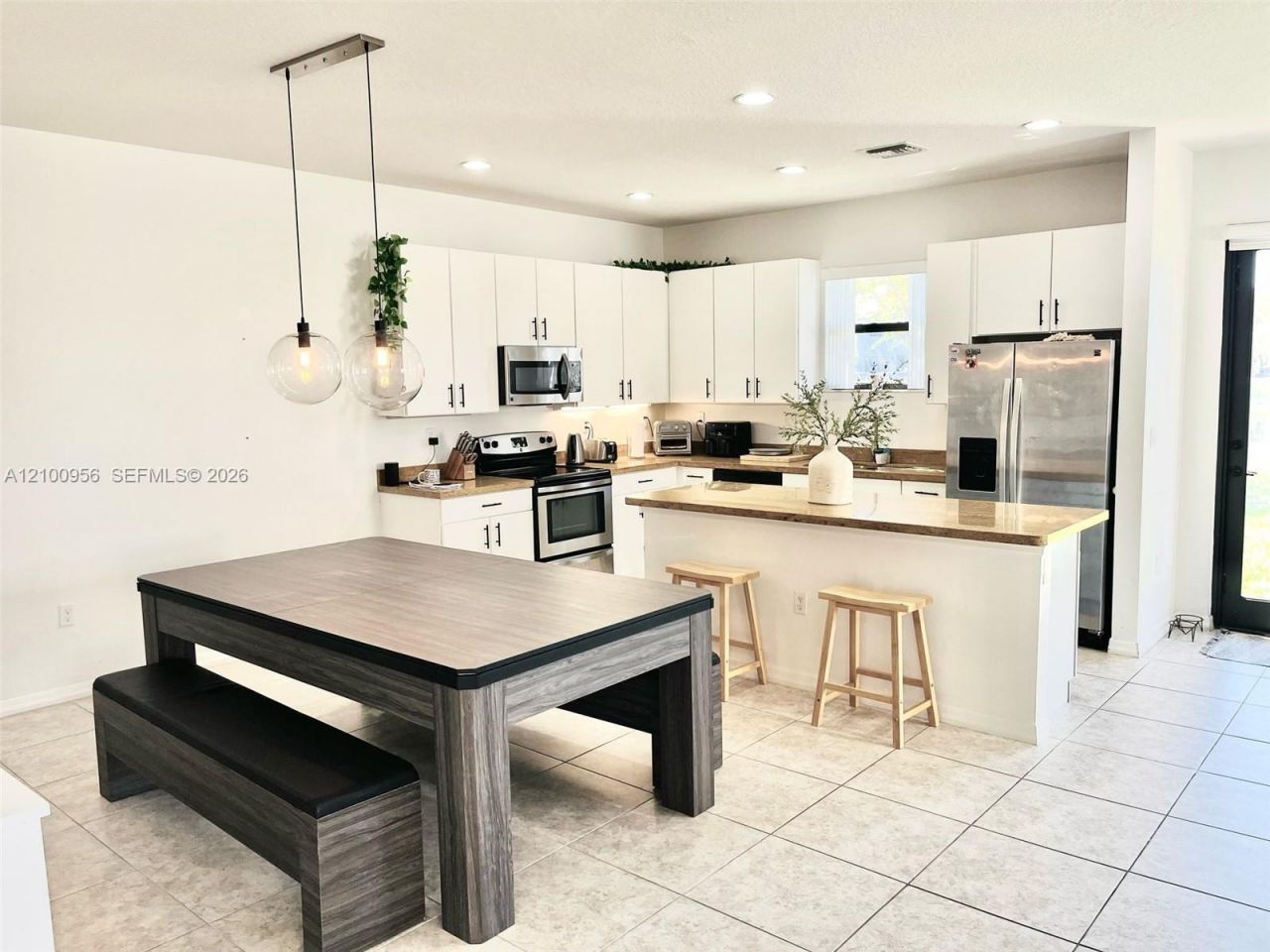 616 NE 193rd St, Unit N/A, Miami, FL 33179 Photo
