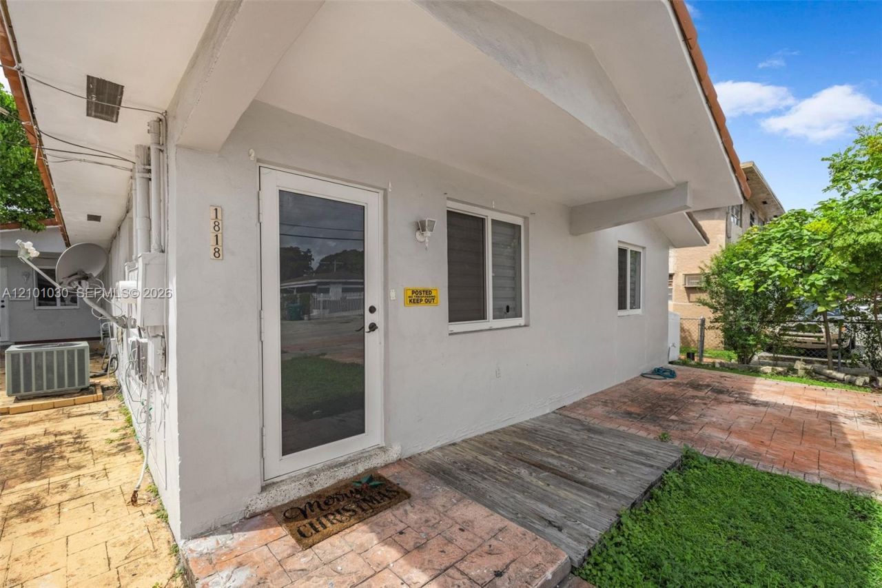 1816 NW 22nd Ct , Miami, FL 33125 Photo