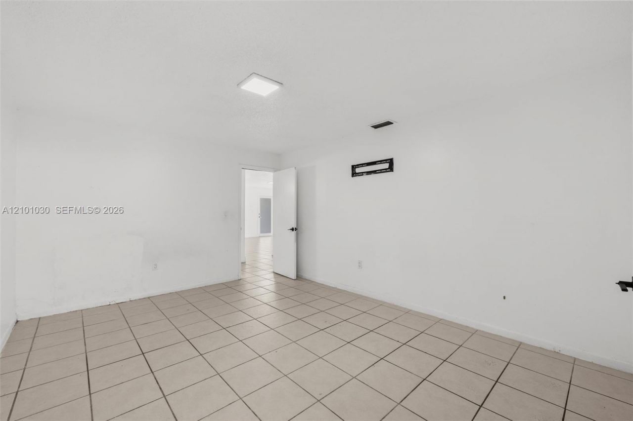 1816 NW 22nd Ct , Miami, FL 33125 Photo