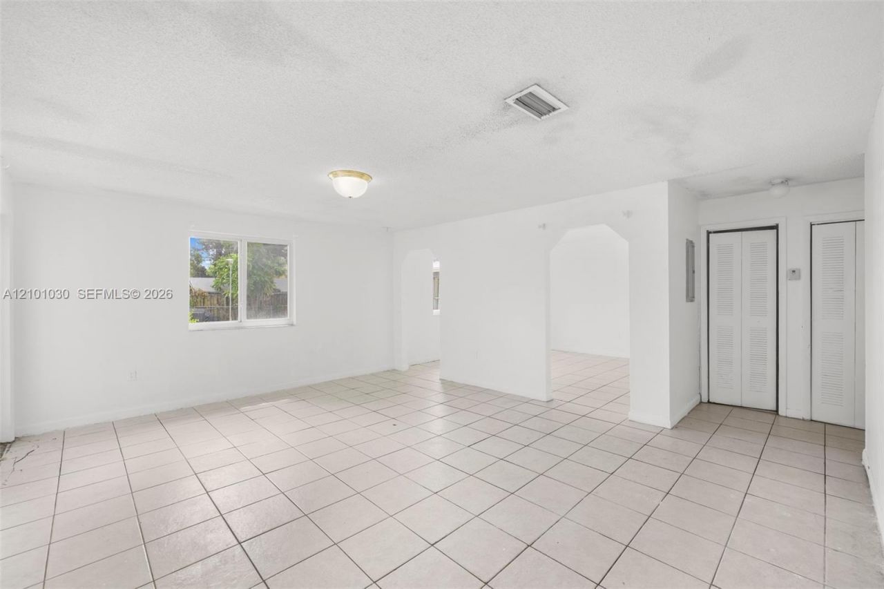 1816 NW 22nd Ct , Miami, FL 33125 Photo