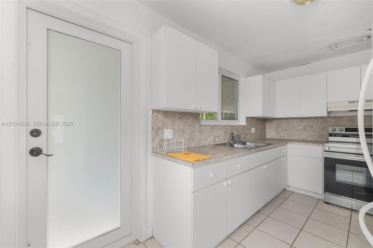 1816 NW 22nd Ct , Miami, FL 33125 Photo