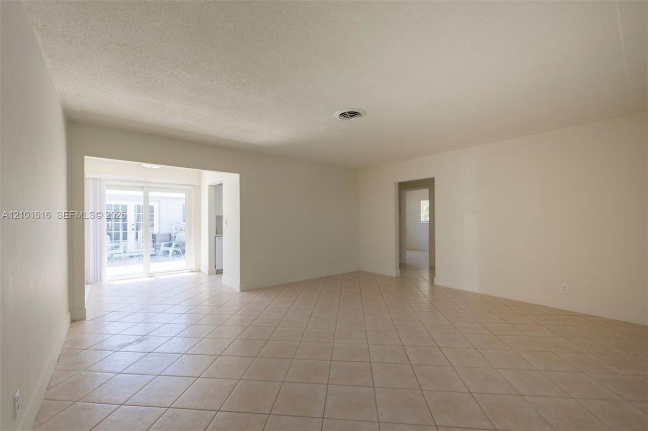 2101 NE 41st St, Unit B, Lighthouse Point, FL 33064 Photo