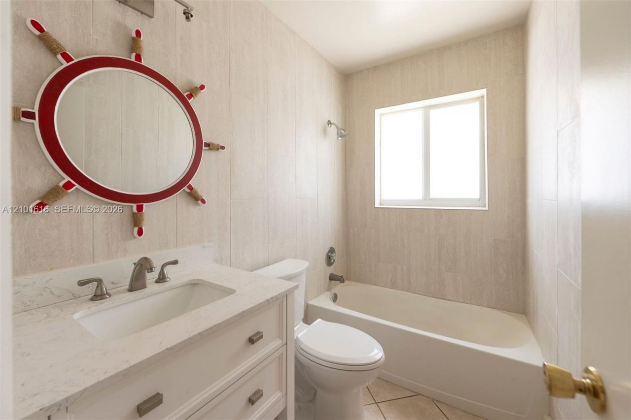 2101 NE 41st St, Unit B, Lighthouse Point, FL 33064 Photo