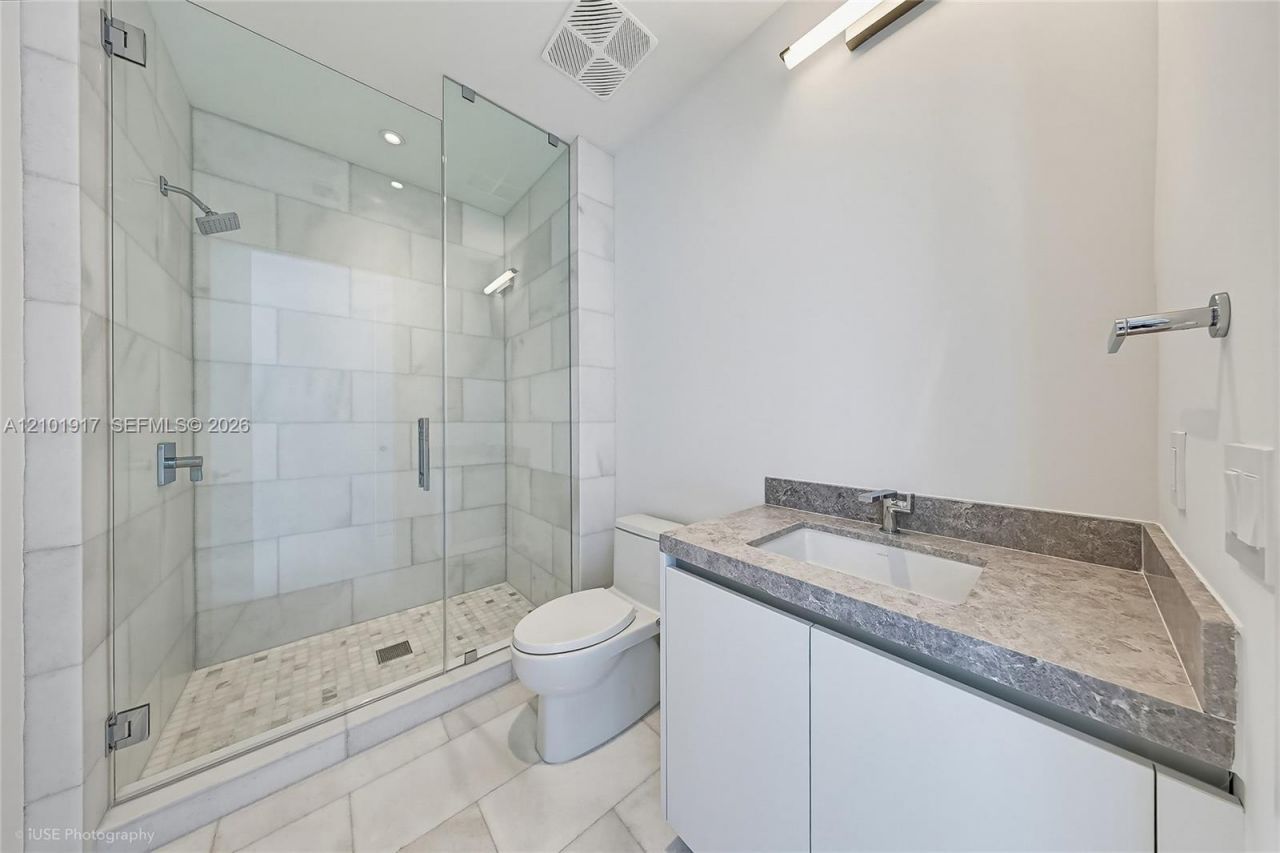 175 SE 25 Rd , Unit 3002, Miami, FL 33129 Photo