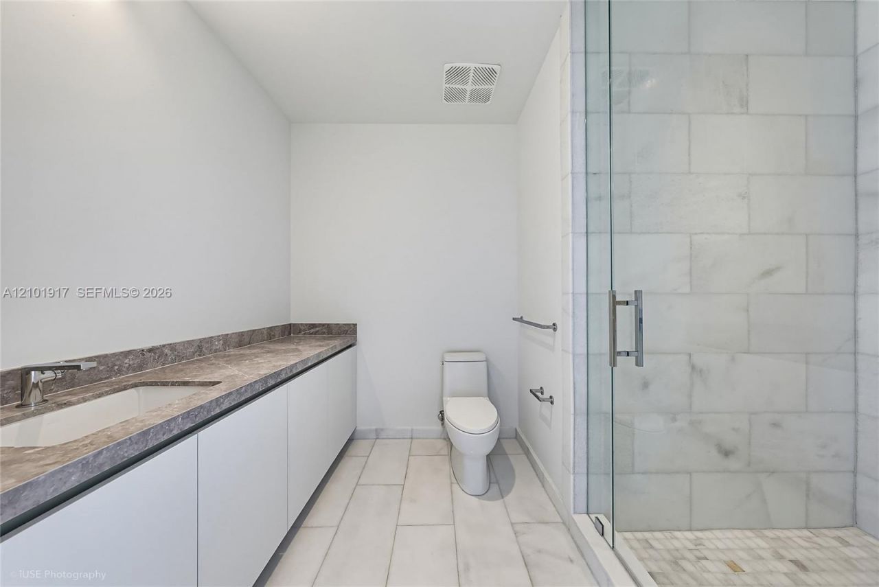 175 SE 25 Rd , Unit 3002, Miami, FL 33129 Photo