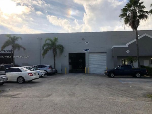 10860 NW 27th St , Unit 6-A, Doral, FL 33172